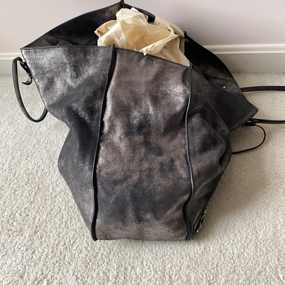 BALENCIAGA Metallic Milky Way Papier A4 Tote Bag - Picture 4 of 11